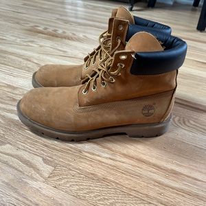 Mens Timberland Boots.  Size 11.  Only worn a few times. Excellent Condition.